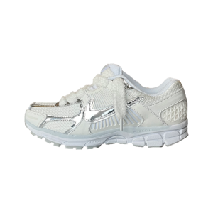 VOMERO 5 | METALLIC WHITE (LACETS PERSONNALISÉS GRATUITS INCLUS)